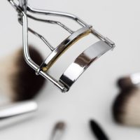 eyelash-curler-1761855_640